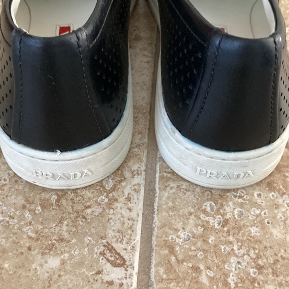 Sale 🎊 PRADA LEATHR SLIP - ON 💯% AUTHENTIC. - Picture 3 of 11